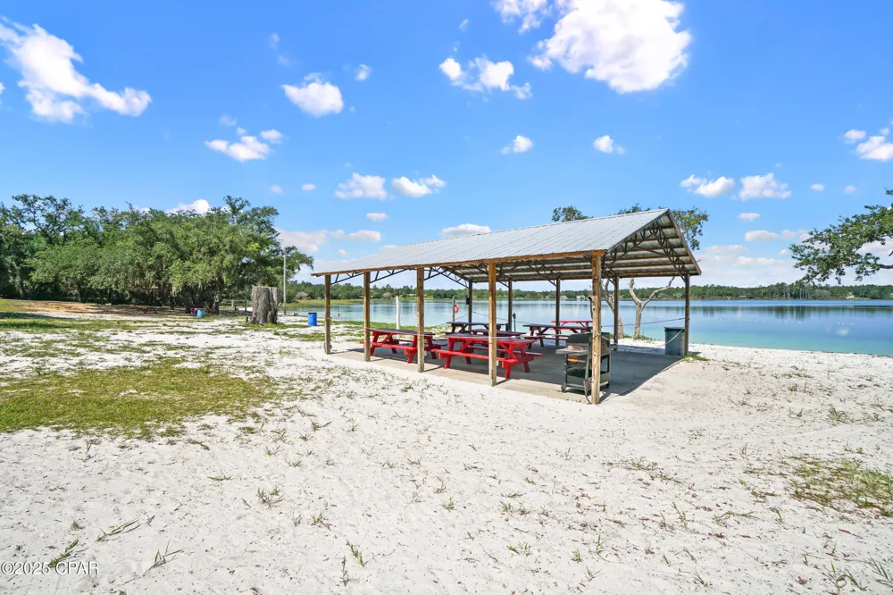 15 Trellis Drive Chipley, FL 32428