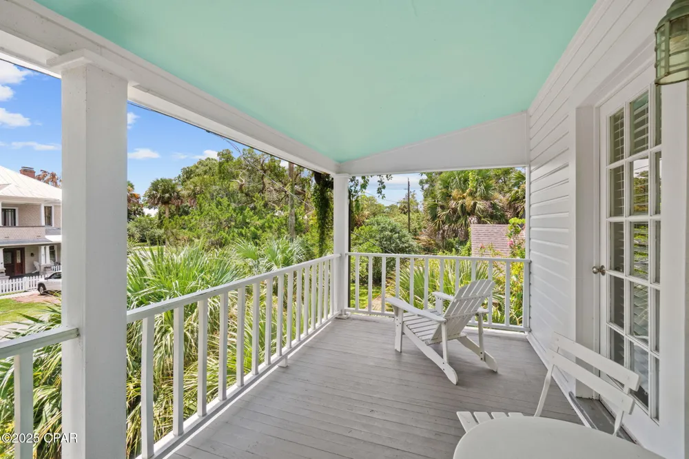 59 Ave D Apalachicola, FL 32320