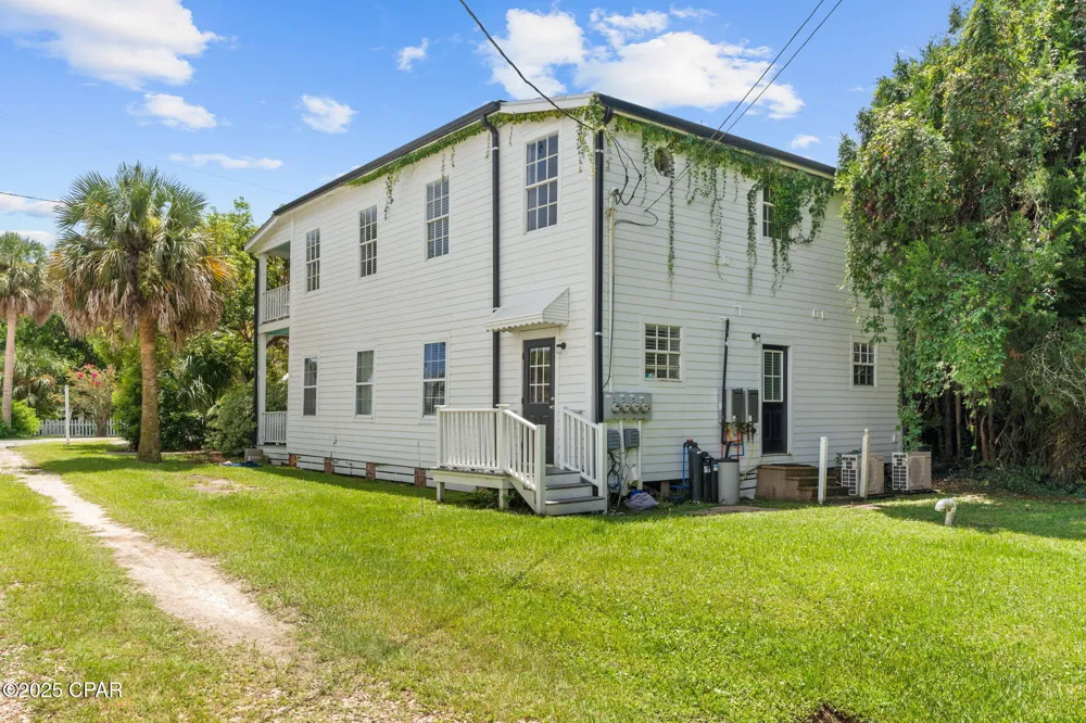 59 Ave D Apalachicola, FL 32320