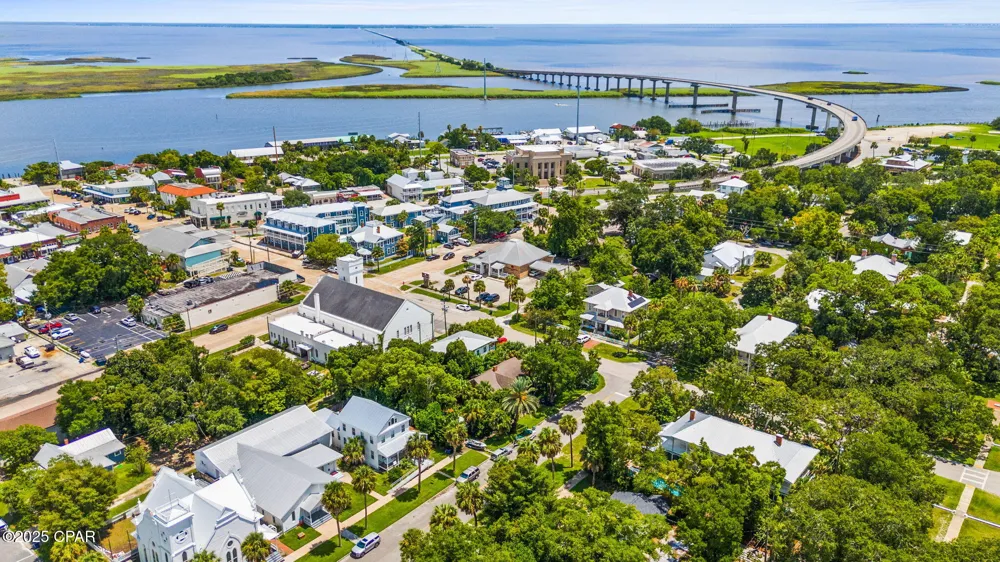 59 Ave D Apalachicola, FL 32320