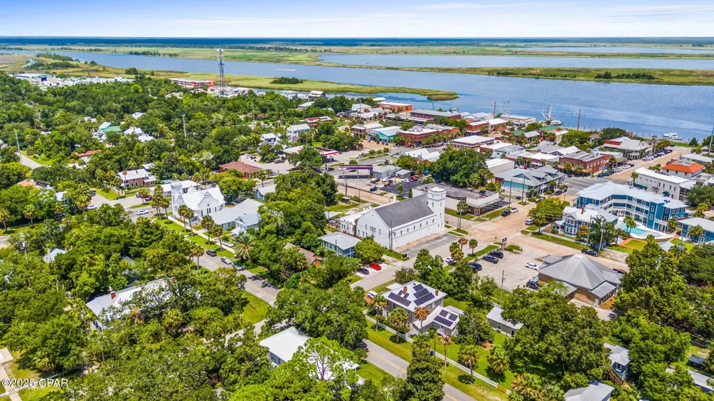 59 Ave D Apalachicola, FL 32320
