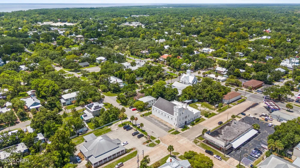 59 Ave D Apalachicola, FL 32320