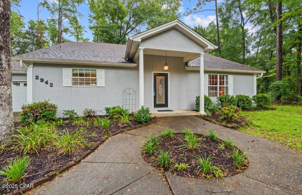 2942 Paradise Lakes Road Chipley, FL 32428