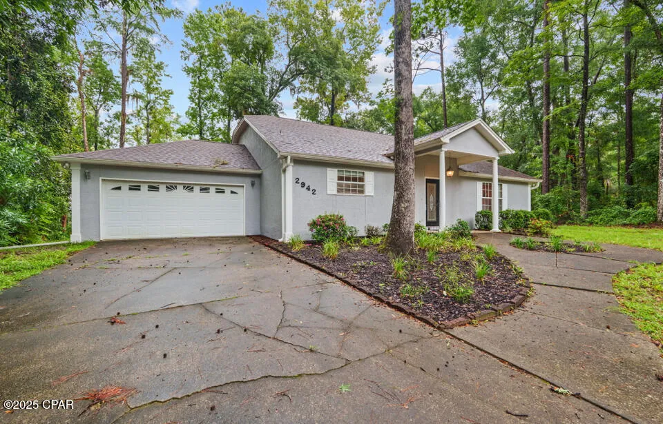 2942 Paradise Lakes Road Chipley, FL 32428