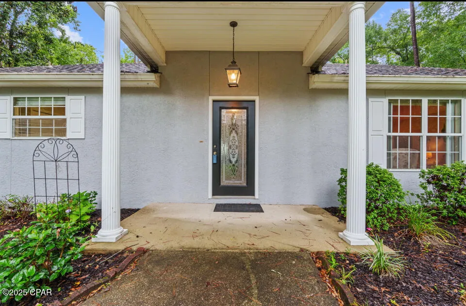 2942 Paradise Lakes Road Chipley, FL 32428