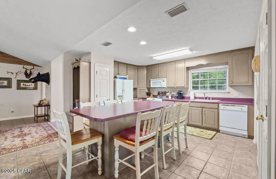2942 Paradise Lakes Road Chipley, FL 32428