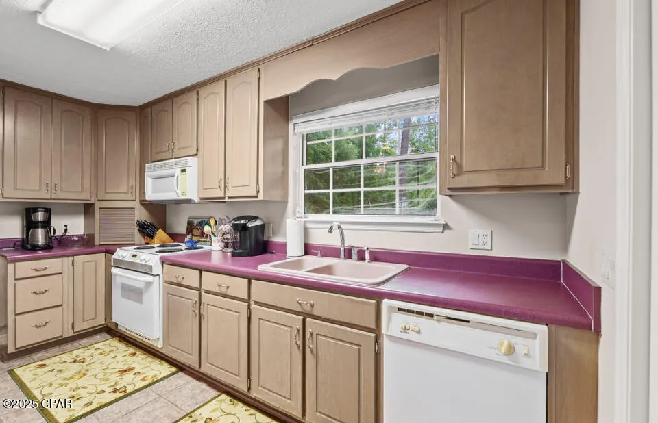 2942 Paradise Lakes Road Chipley, FL 32428