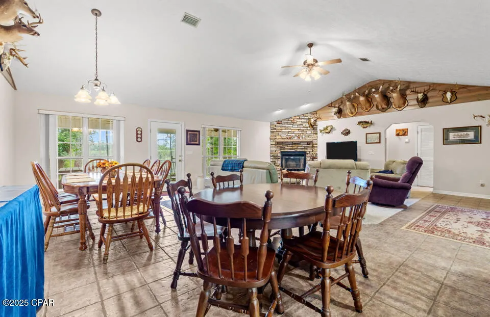 2942 Paradise Lakes Road Chipley, FL 32428