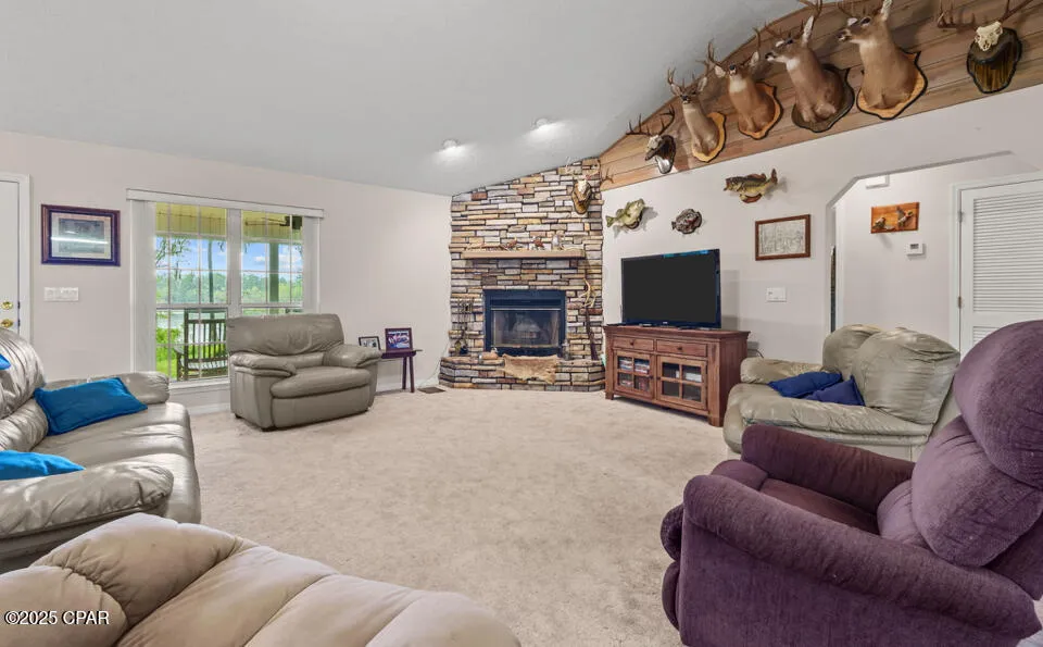 2942 Paradise Lakes Road Chipley, FL 32428
