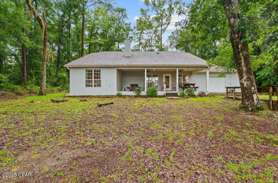 2942 Paradise Lakes Road Chipley, FL 32428