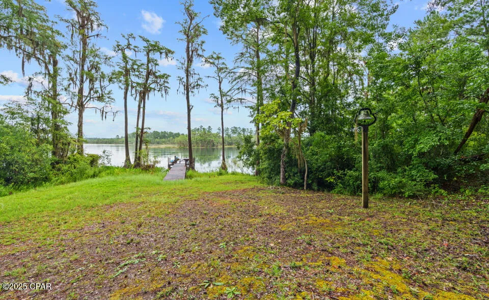 2942 Paradise Lakes Road Chipley, FL 32428