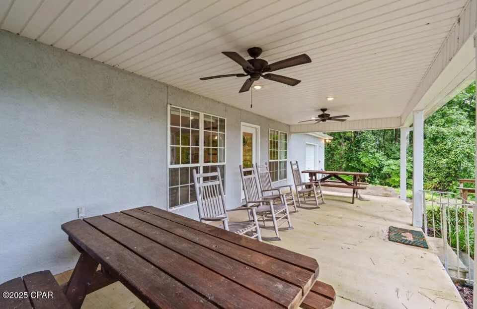 2942 Paradise Lakes Road Chipley, FL 32428