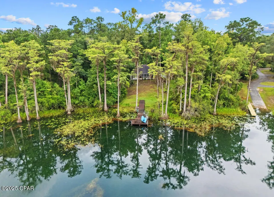 2942 Paradise Lakes Road Chipley, FL 32428