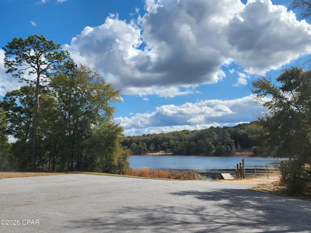 23 Seacoast Way Defuniak Springs, FL 32433