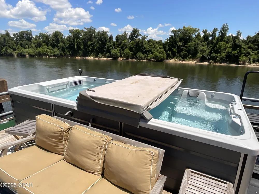 8599 Gadsen Trail Sneads, FL 32460