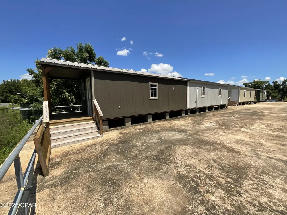 8599 Gadsen Trail Sneads, FL 32460