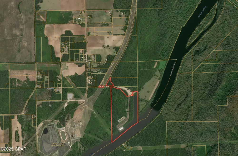 8599 Gadsen Trail Sneads, FL 32460