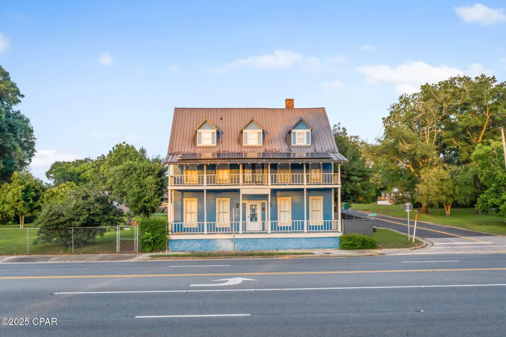1748 Georgia Street Alford, FL 32420
