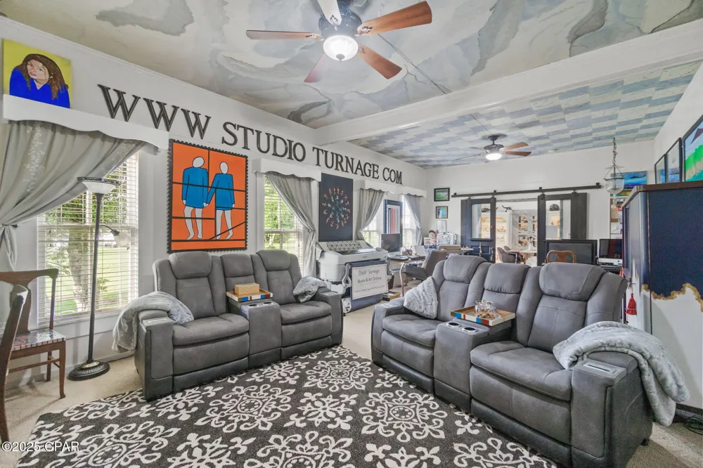 1748 Georgia Street Alford, FL 32420
