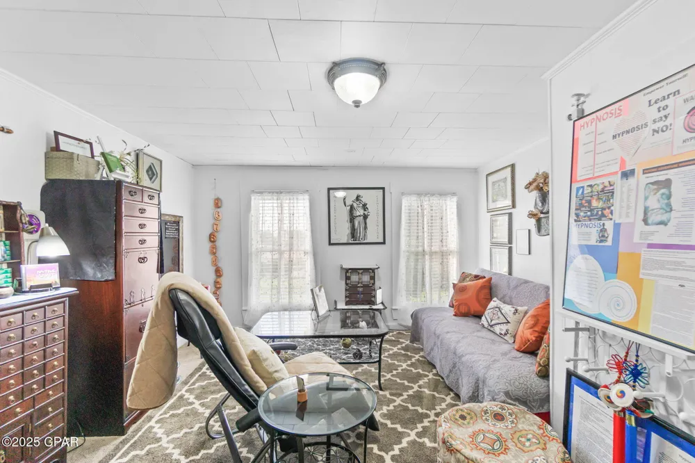 1748 Georgia Street Alford, FL 32420