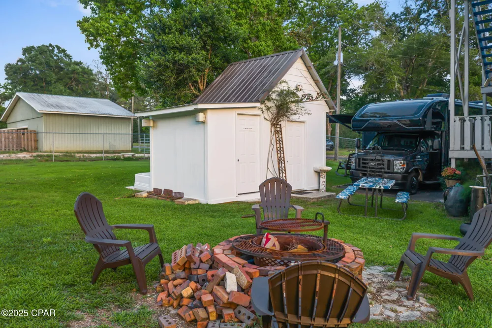 1748 Georgia Street Alford, FL 32420