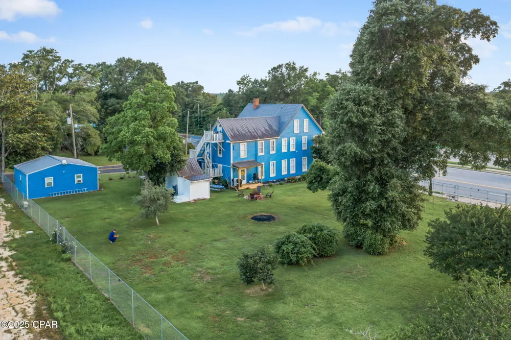 1748 Georgia Street Alford, FL 32420