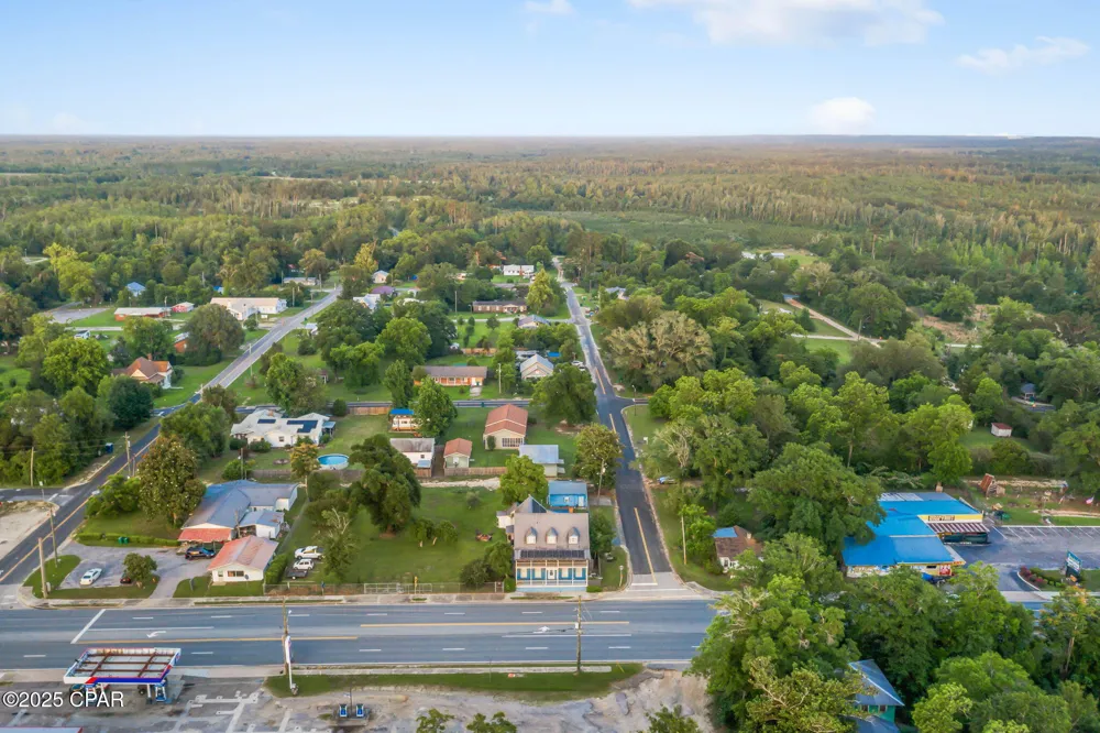 1748 Georgia Street Alford, FL 32420