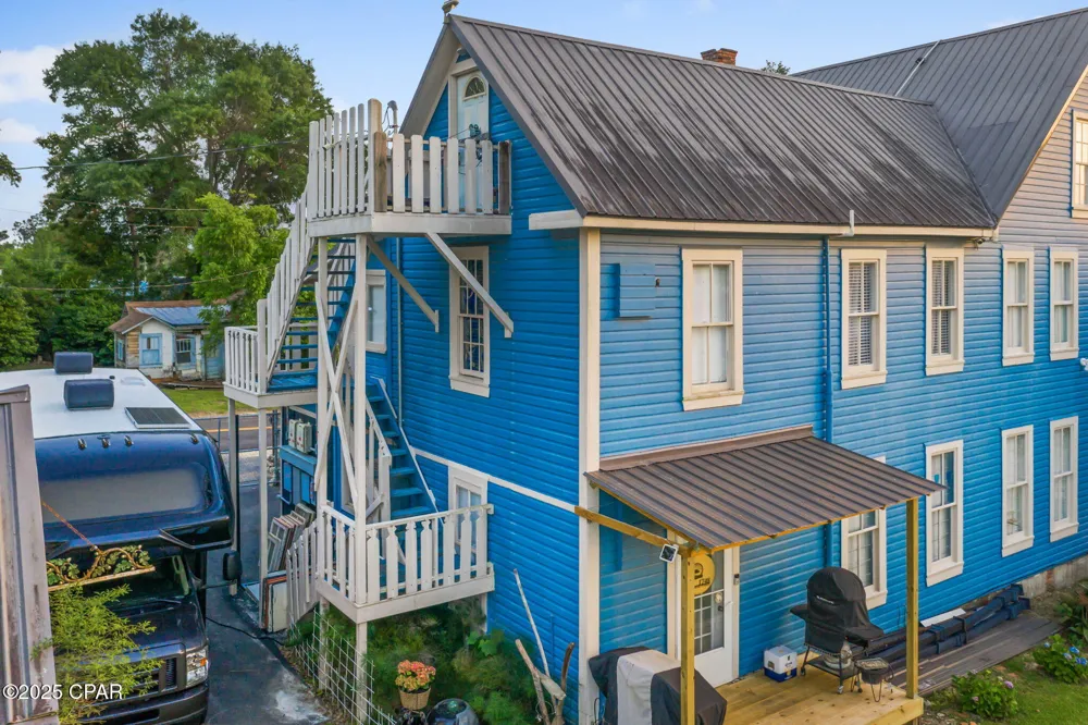 1748 Georgia Street Alford, FL 32420