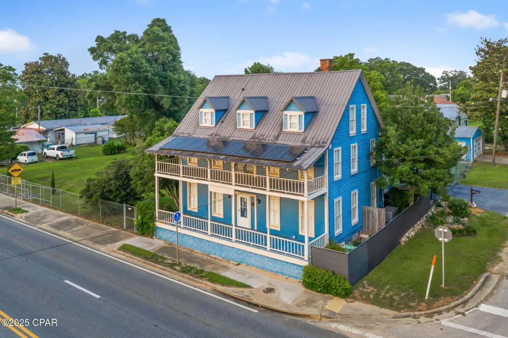 1748 Georgia Street Alford, FL 32420