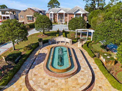 364 Walton Way