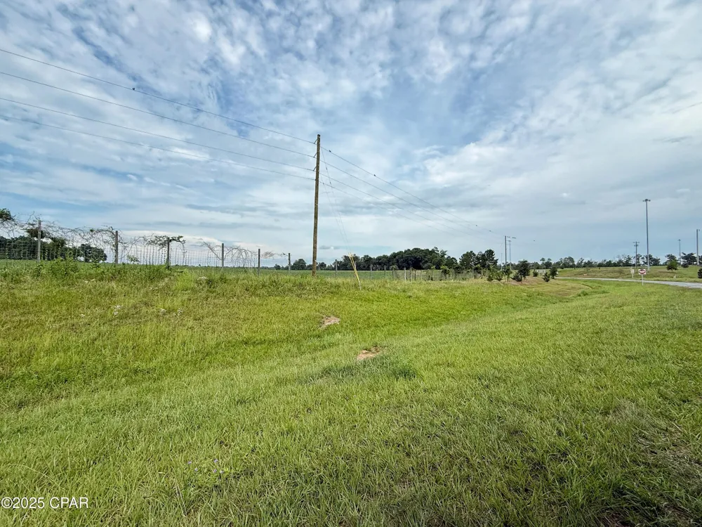 Address Not Shown Grand Ridge, FL 32442