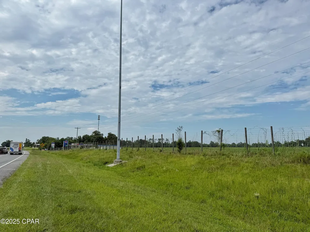 Address Not Shown Grand Ridge, FL 32442