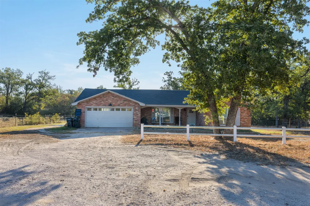 139 Fm 696 Elgin, TX 78621