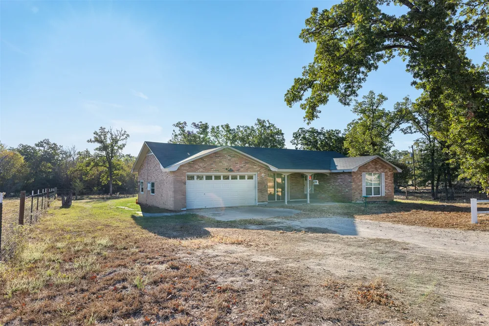 139 Fm 696 Elgin, TX 78621
