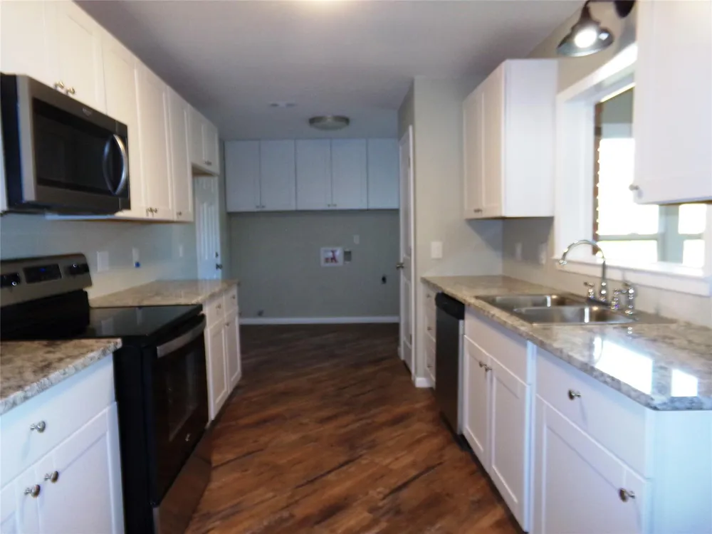 139 Fm 696 Elgin, TX 78621