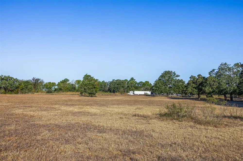 139 Fm 696 Elgin, TX 78621