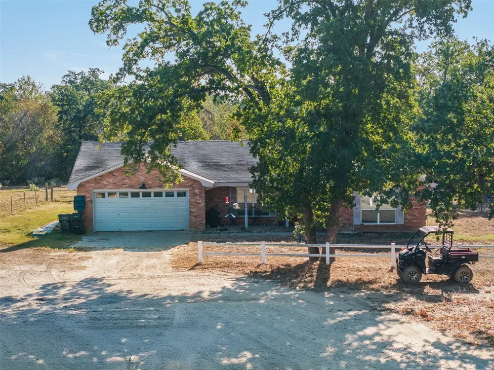 139 Fm 696 Elgin, TX 78621