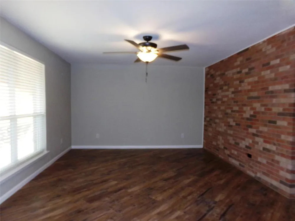 139 Fm 696 Elgin, TX 78621
