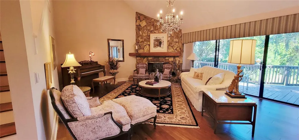 1004 OLD MILL POND ROAD Palm Harbor, FL 34683