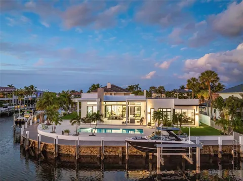 3701 NE 26th Ave #1