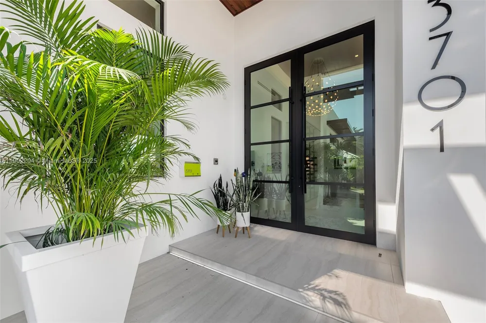 3701 NE 26th Ave #1 Lighthouse Point, FL 33064
