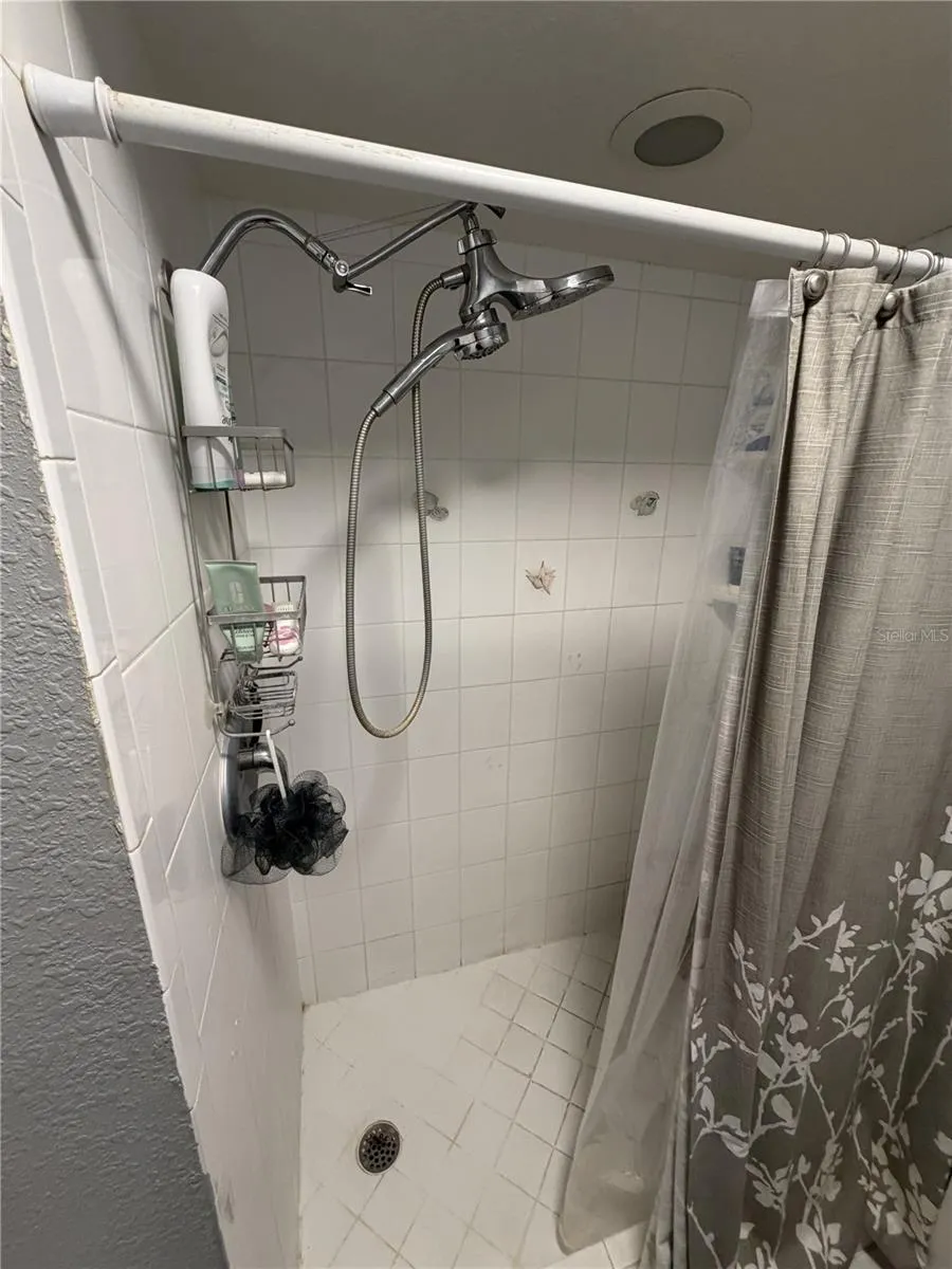 7925 PINE DRIVE #33 Temple Terrace, FL 33637