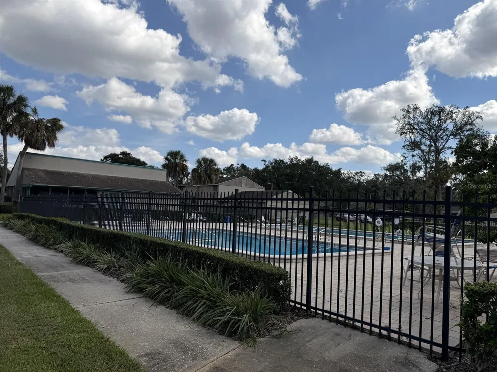 7925 PINE DRIVE #33 Temple Terrace, FL 33637