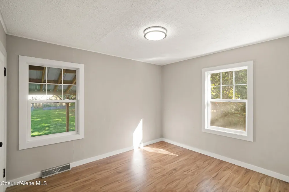 406 E Larch Avenue Osburn, ID 83849
