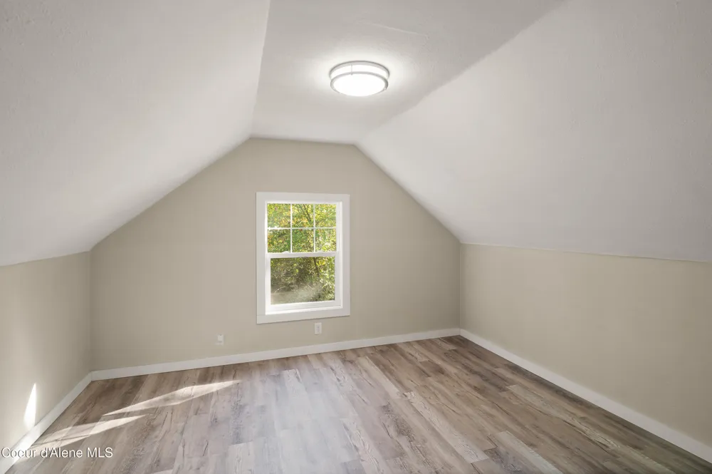 406 E Larch Avenue Osburn, ID 83849