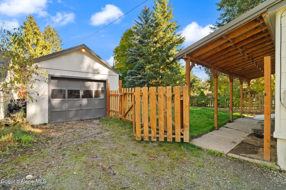 406 E Larch Avenue Osburn, ID 83849