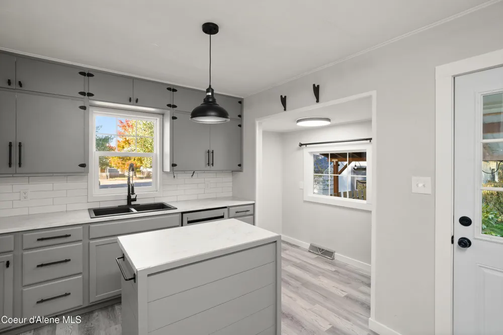 406 E Larch Avenue Osburn, ID 83849