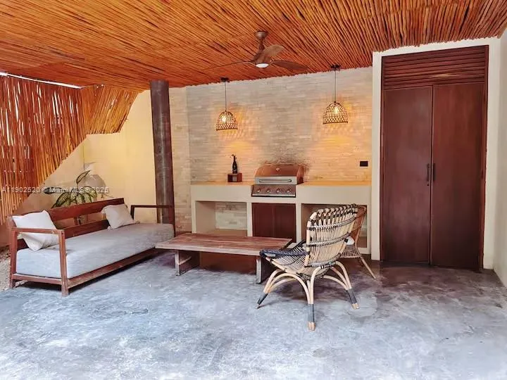29 Av. Kukulkan, Zona 15, Tulum 
