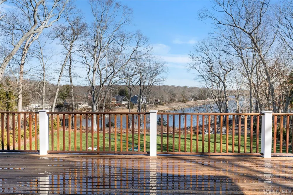 2590 Cox Neck Road Mattituck, NY 11952