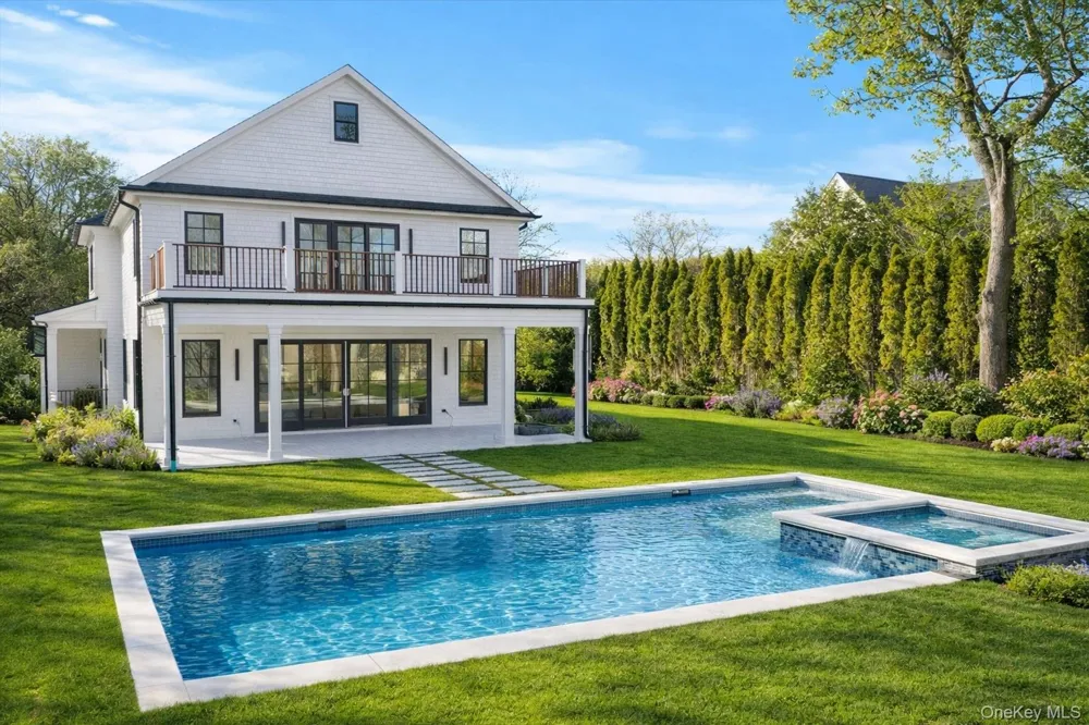 2590 Cox Neck Road Mattituck, NY 11952